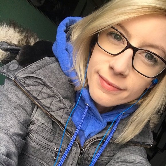 Meet your Posher, Christine - Picture 1 of 1